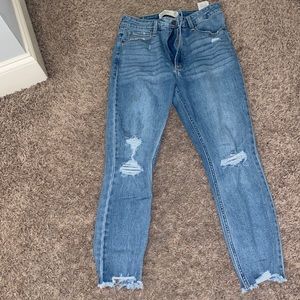Abercrombie jeans. High rise. Ankle jean. Never worn.